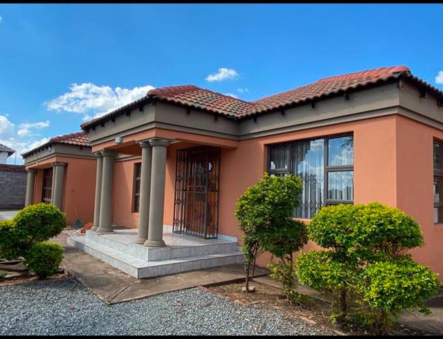 4 BEDROOM PROPERTY TO RENT IN CHROOM PARK